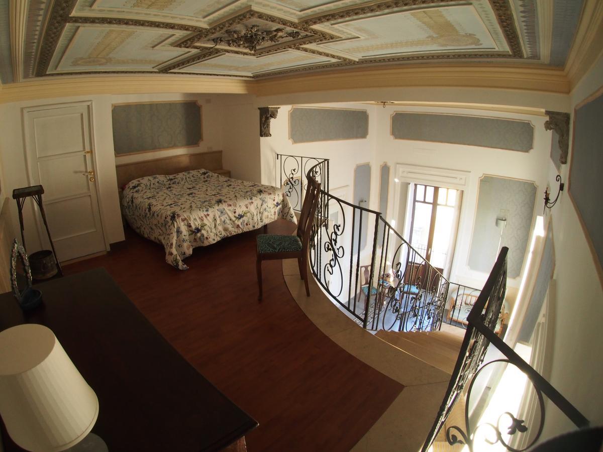 Casa Felice Nel Centro Storico, Tra Etna E Mare Catânia Exterior foto